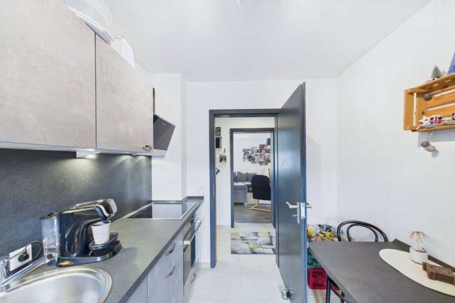 Blick aus der K�che zum Wohnzimmer Etagenwohnung Wolfsburg