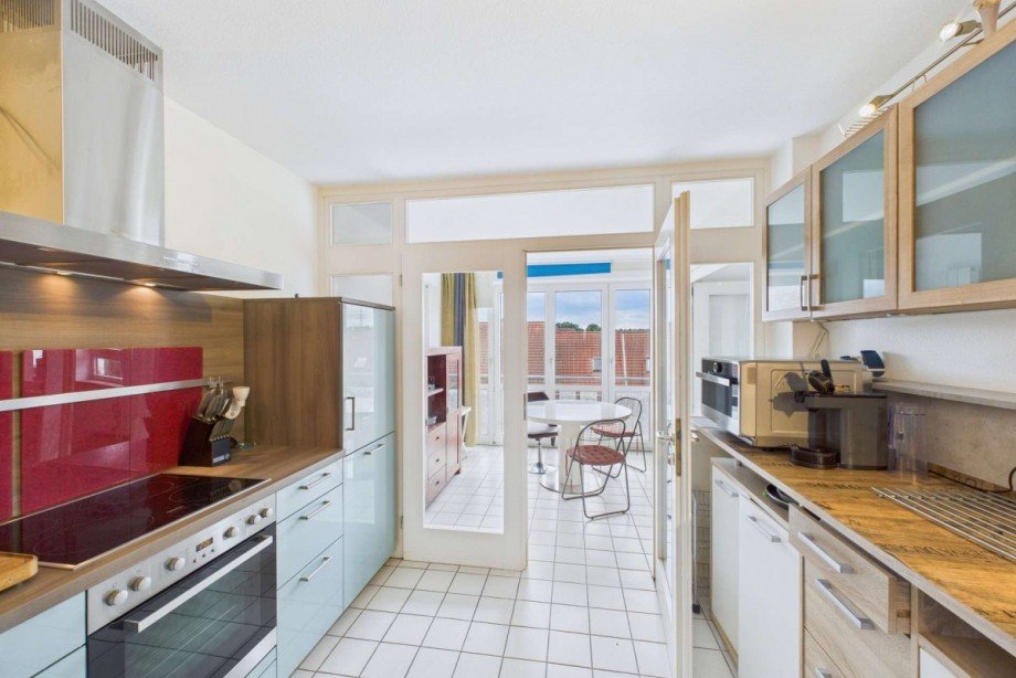 K�che mit Blick zum Wintergarten Etagenwohnung Wolfsburg