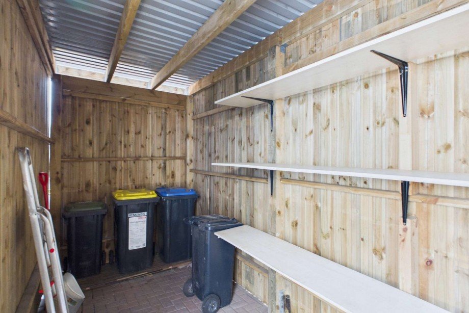 Abstellraum neben dem Carport Doppelhaush�lfte Wolfsburg-Nordsteimke