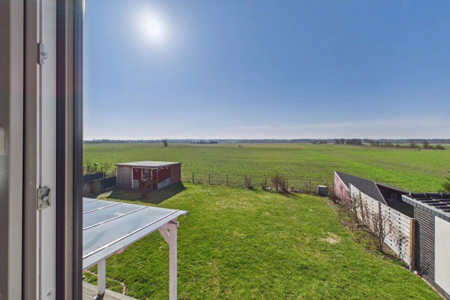 Blick aus dem Fenster �ber die Felder Einfamilienhaus Grafhorst