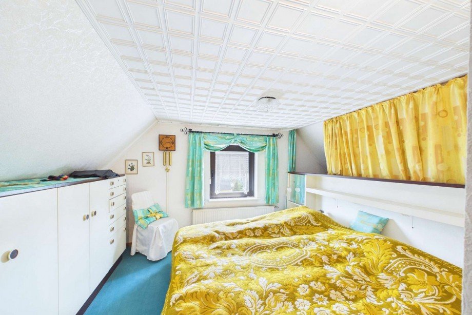 Schlafraum im Dachgeschoss Haus Wolfsburg