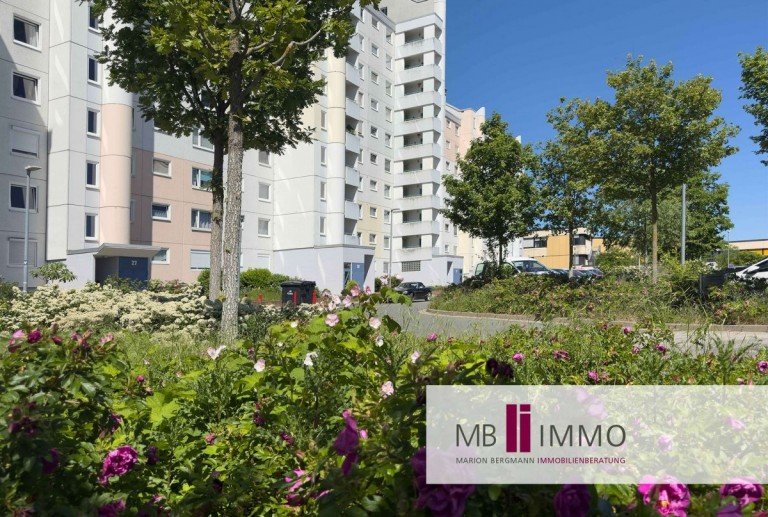 Blick zum Haus Wolfsburg - Wolfsburg Etagenwohnung frisch renovierte 3-Zimmer-Wohnung auf Eigentumsgrundst�ck freut sich auf Sie!