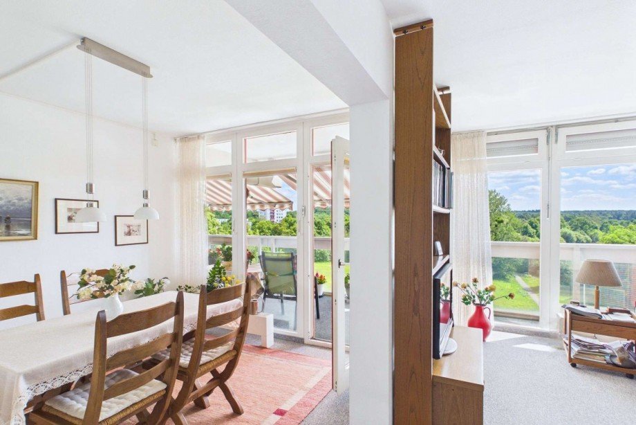 Essplatz und Wohnzimmer Etagenwohnung Wolfsburg