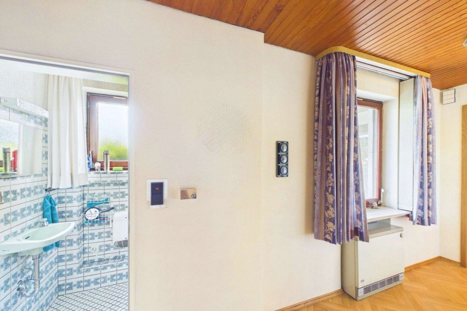 Flur mit Blick zum G�ste-WC Haus Wolfsburg