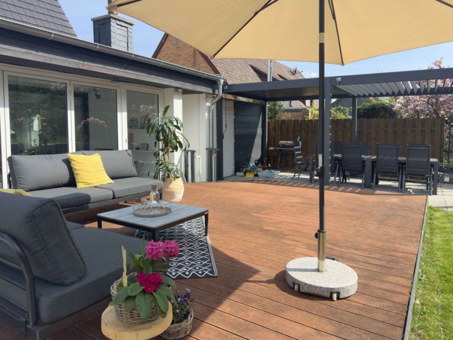 Terrasse vor dem Wintergarten Doppelhaush�lfte Wolfsburg