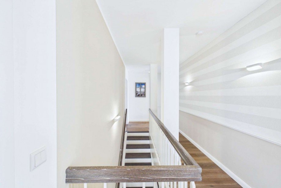 Flur im Obeergeschoss vom Bad aus gesehen Maisonettewohnung Wolfsburg