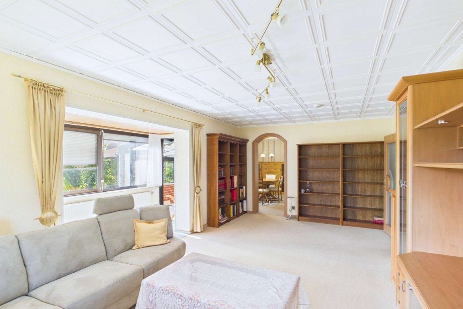 Wohnzimmerblick zum Esszimmer Haus Wolfsburg