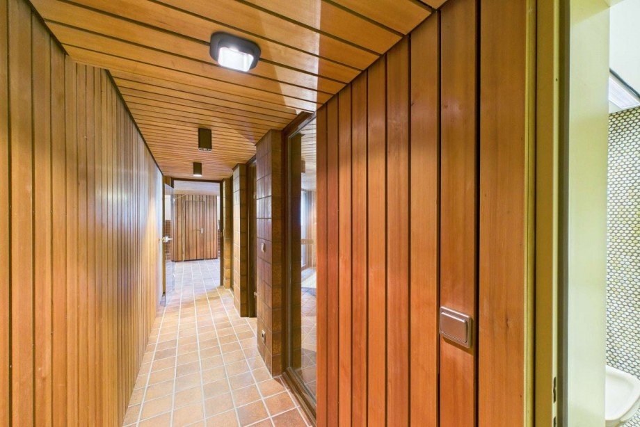 Flurblick vom G�stezimmer in Richtung Schwimmbad Einfamilienhaus Wolfsburg