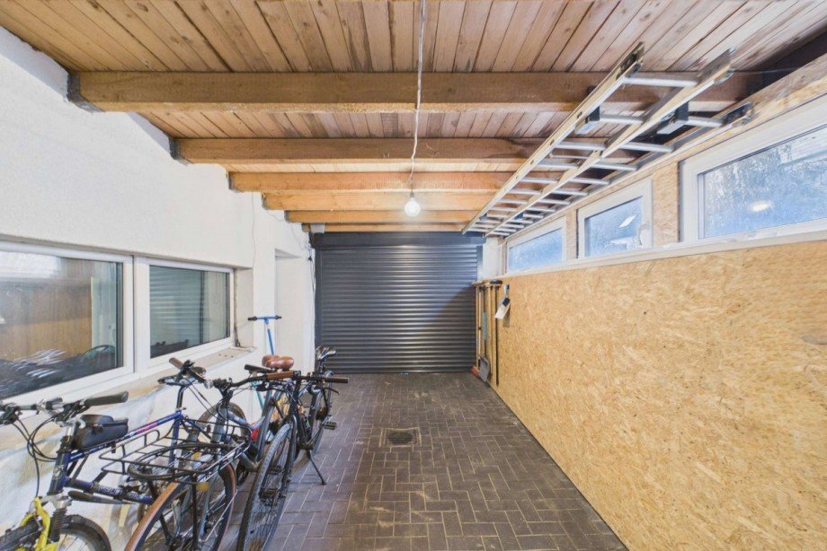 Garage mit Blick zum Tor Doppelhaush�lfte Wolfsburg