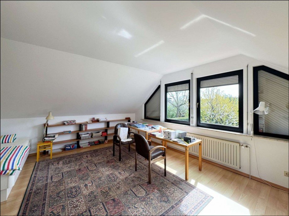 Gro�es Zimmer Obergeschoss Einfamilienhaus Wolfsburg