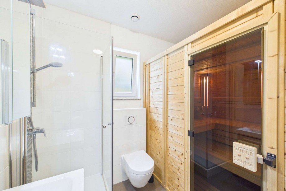 G�stebad mit Sauna - Erdgeschoss Einfamilienhaus Wolfsburg / Ehmen
