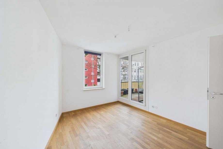Kinderzimmer 2 mit Zugang zum Balkon Etagenwohnung Berlin