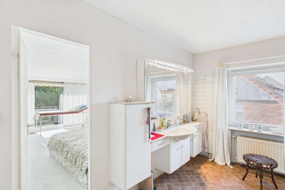 Masterbad mit Blick ins Elternschlafzimmer Haus Wolfsburg