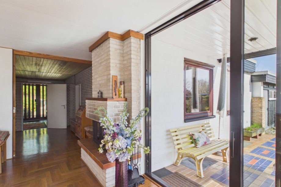 Blick zum Kamin und zur Terrasse Einfamilienhaus Wolfsburg