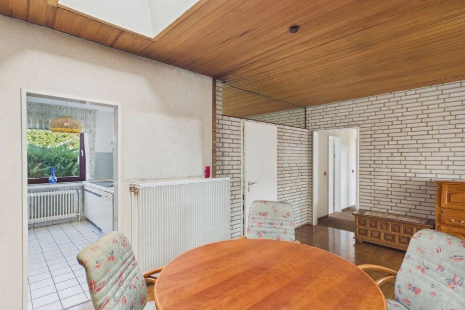 Blick vom Esszimmer zum K�cheneingang Einfamilienhaus Wolfsburg