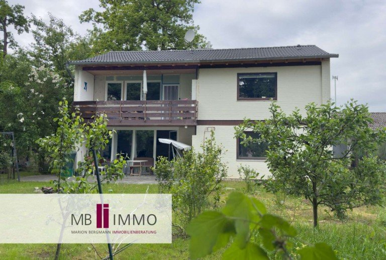 Blick zum Haus Mariental Einfamilienhaus Ein Haus f�r K�ufer mit Platzbedarf