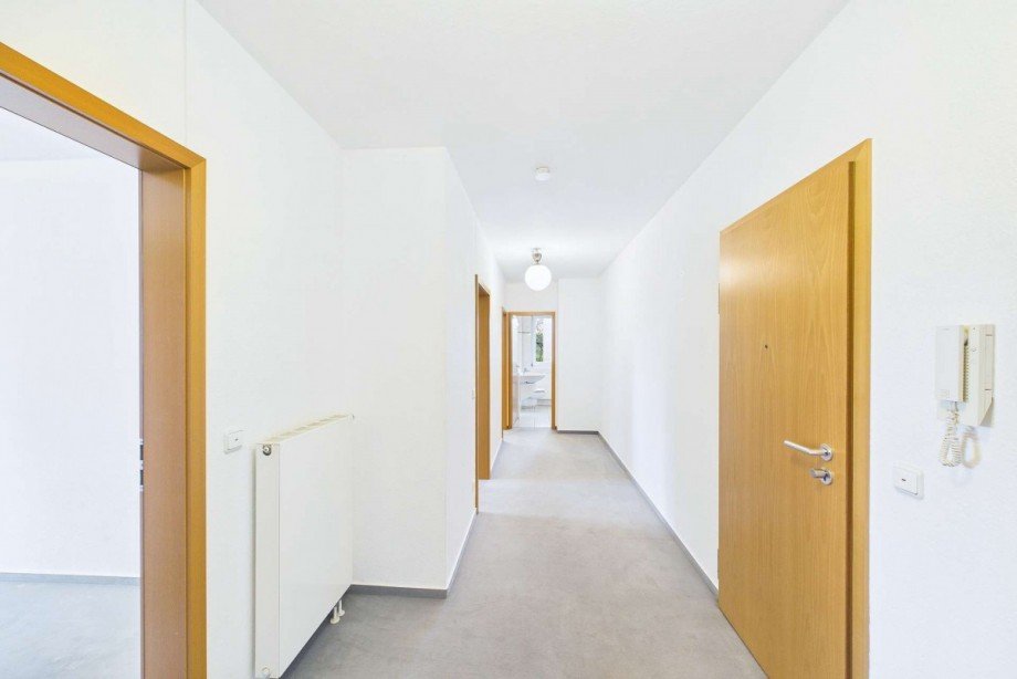 Der Flur verbindet alle R�ume Erdgeschosswohnung Wolfsburg