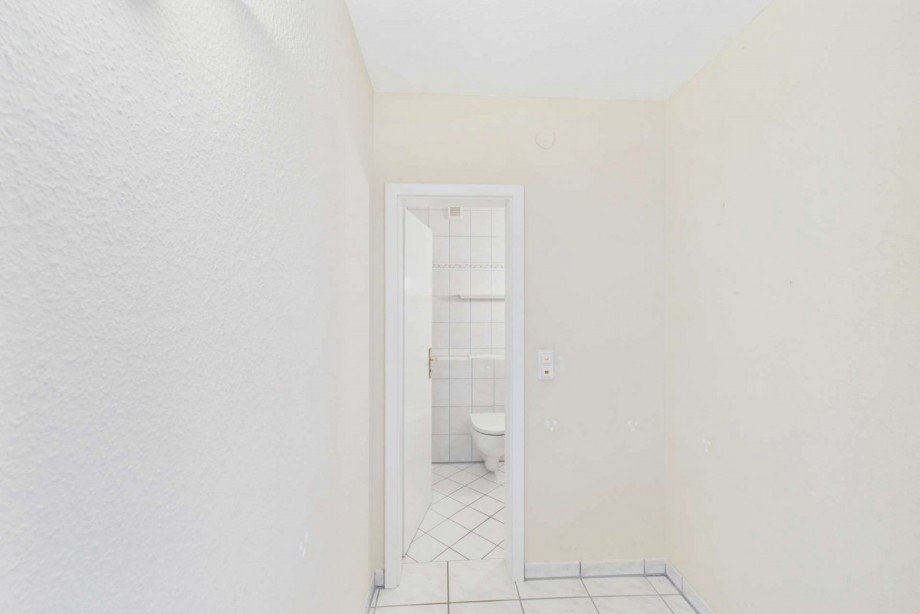 Blick zum G�ste-WC Reihenmittelhaus Wolfsburg