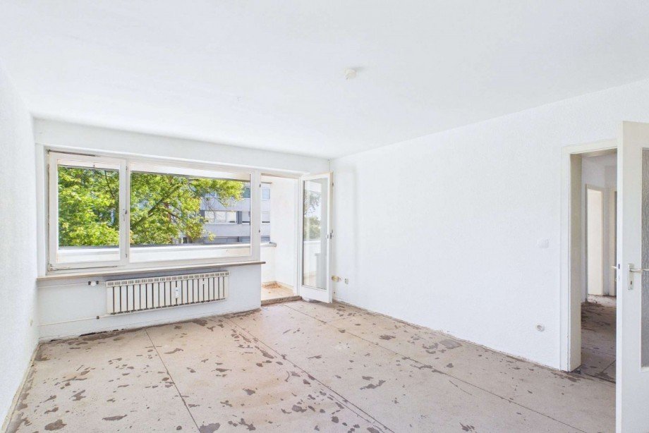 Wohnzimmerblick zum Balkon Etagenwohnung Wolfsburg