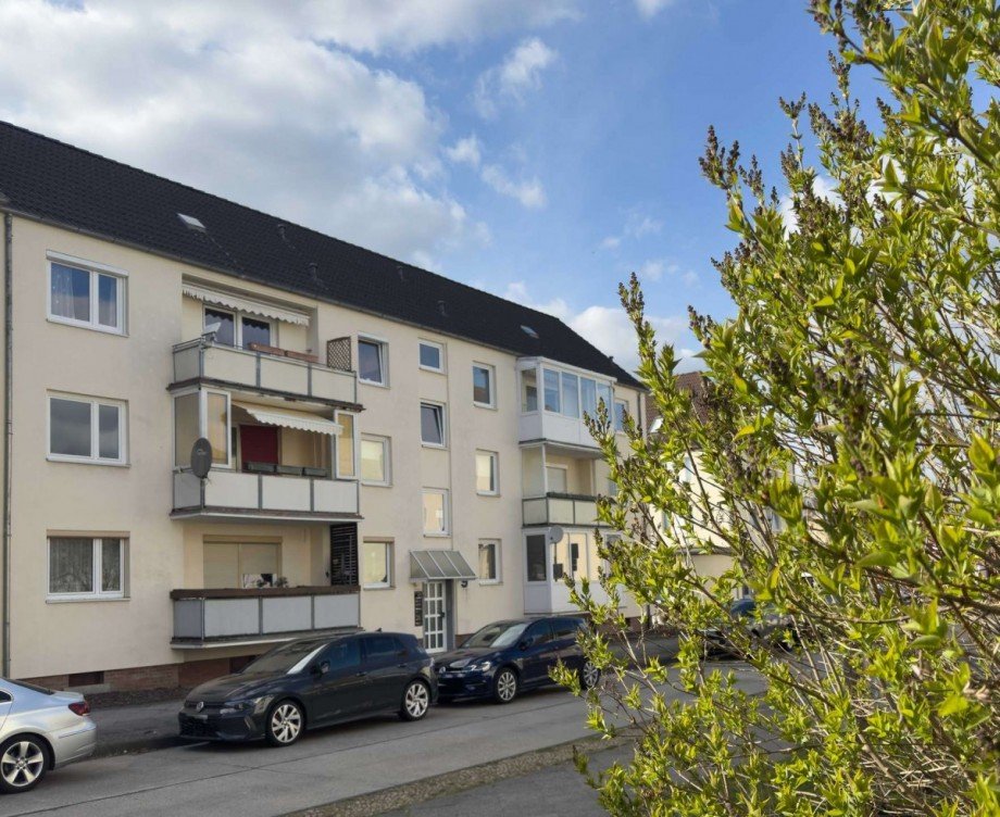 Blick-zum-Haus Etagenwohnung Wolfsburg