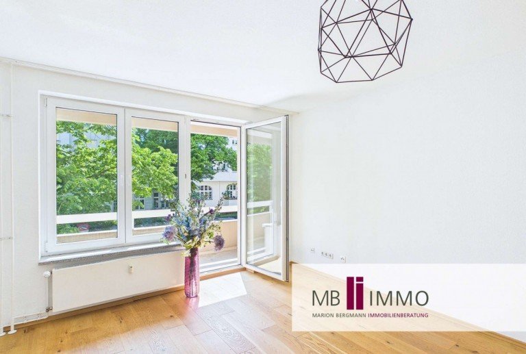 Wohnzimmer mit Blick zum Balkon Berlin Etagenwohnung Meine neue Wohnung in Wilmersdorf