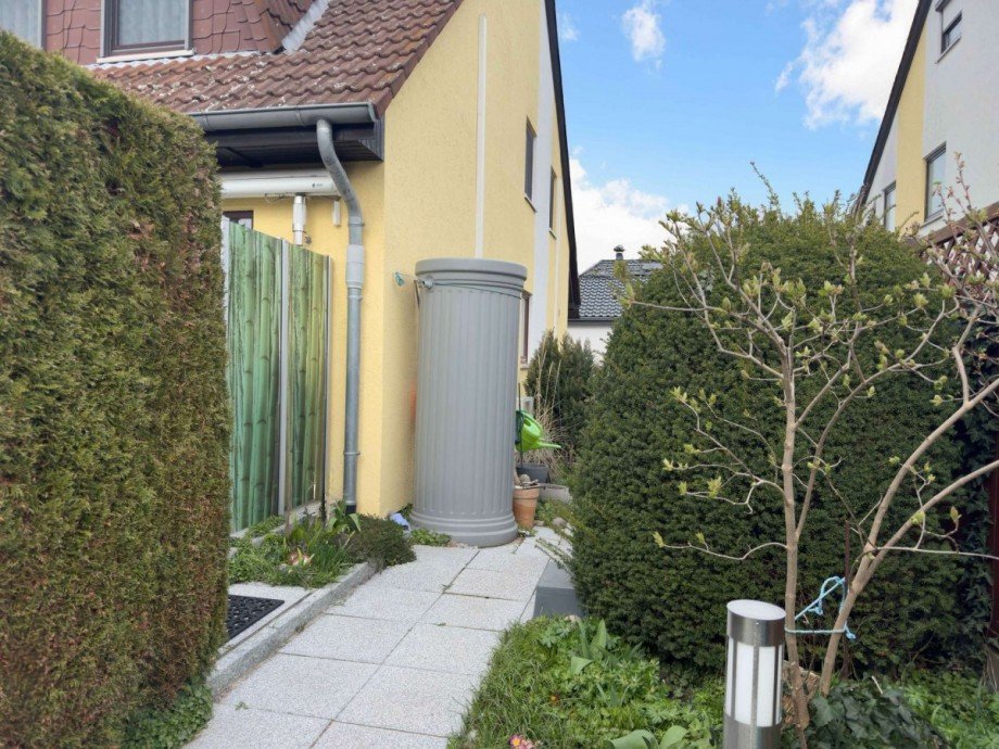 Seitenansicht Doppelhaush�lfte Wolfsburg