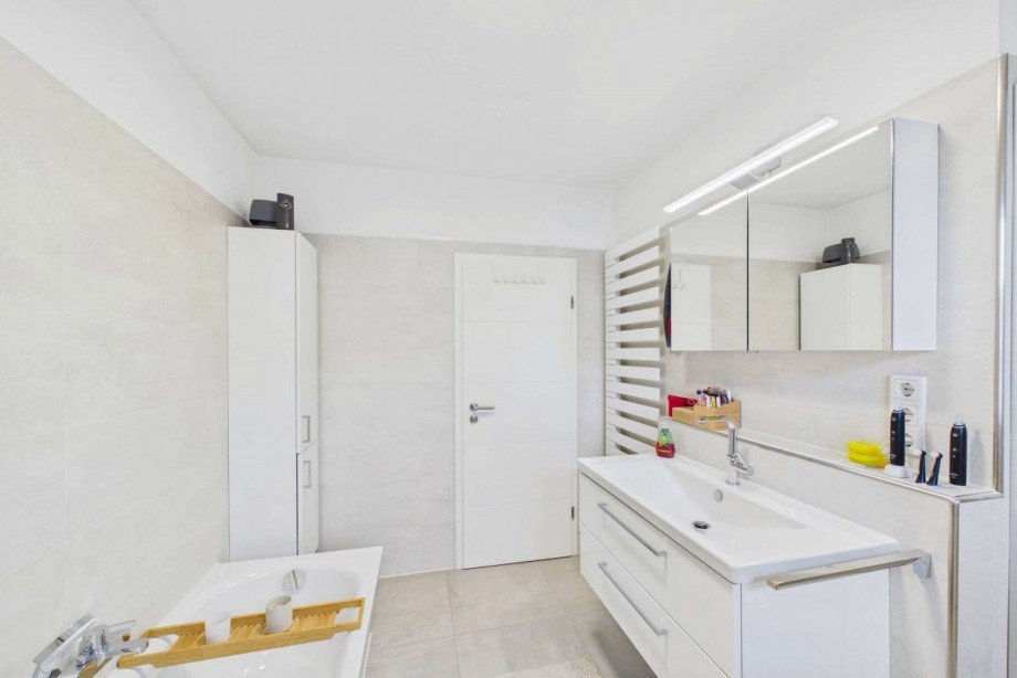 Bad mit Wanne und Dusche Erdgeschosswohnung Wolfsburg