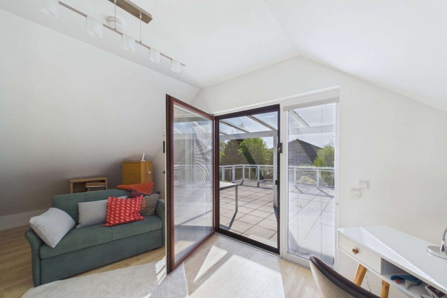 Obergeschoss - Arbeitszimmer mit Blick zur Dachterrasse Einfamilienhaus Wolfsburg