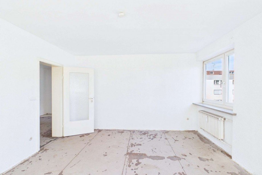 Blick zum Essplatz und zur Diele Etagenwohnung Wolfsburg
