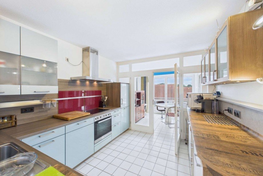 K�che mit Blick zum Wintergarten Etagenwohnung Wolfsburg
