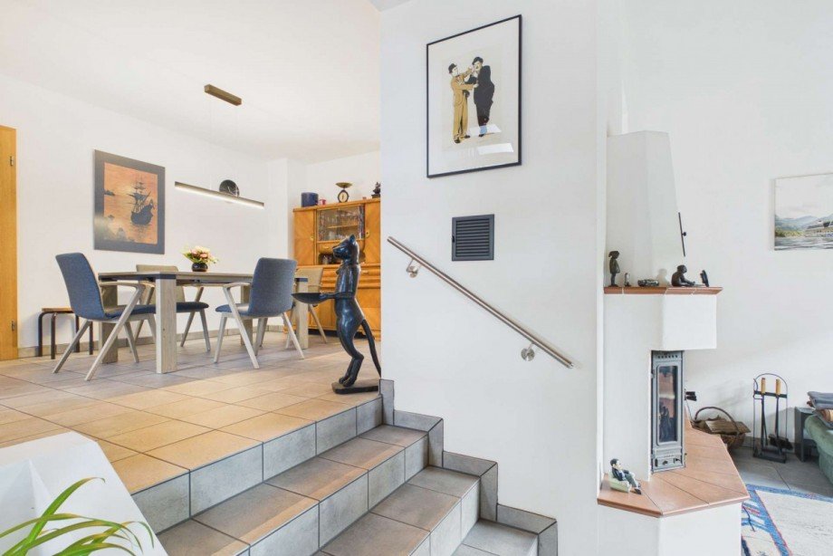 Treppe vom Kaminzimmer ins Esszimmer Einfamilienhaus Wolfsburg-Hattorf