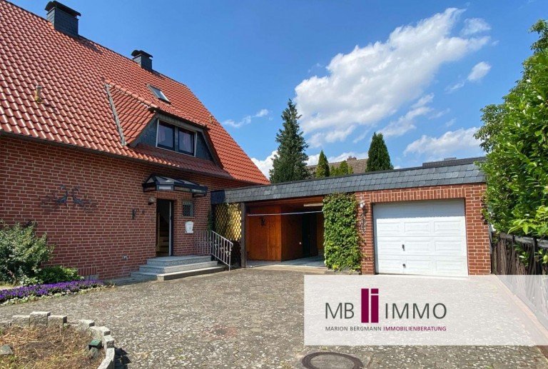 Blick zum Hauseingang Wolfsburg Haus Sympathische Immobilie mit viel Platz f�r eine gro�e Familie