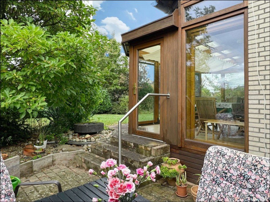Terrasse vor dem Wintergarten Einfamilienhaus Vechelde