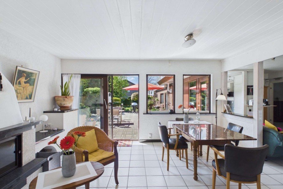 Blick vom Wohnzimmer zur Terrasse Einfamilienhaus Wolfsburg