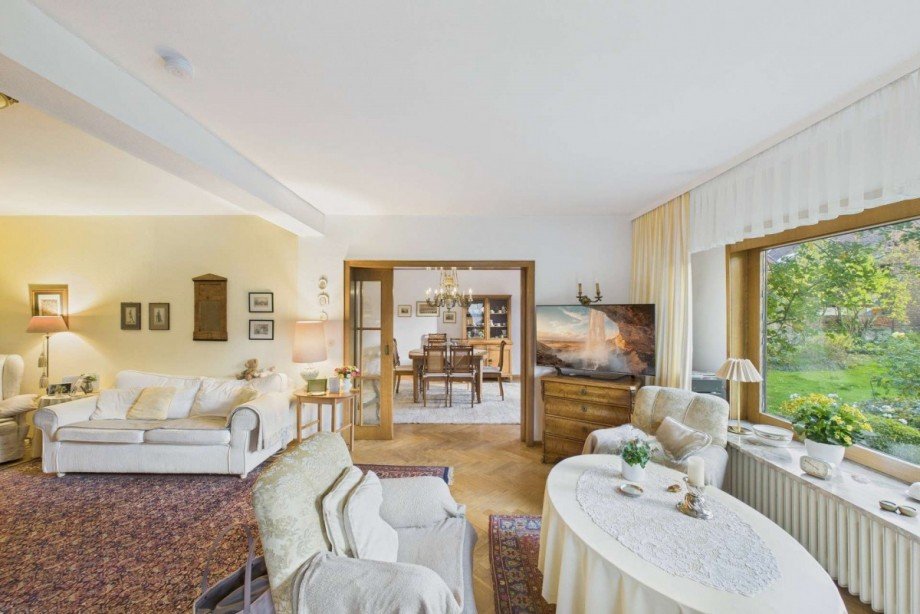 Blick vom Wohnzimmer zum Esszimmer Einfamilienhaus K�nigslutter am Elm