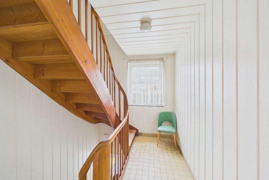 Treppe vom Obergeschoss ins Dachgeschoss Reihenmittelhaus Wolfsburg