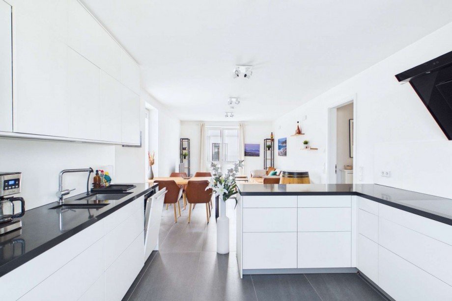 Blick von der K�che ins Wohnzimmer Etagenwohnung Wolfsburg