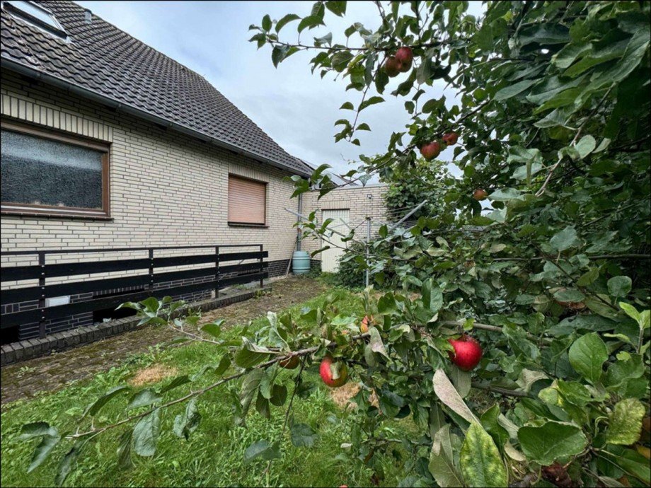 Hausr�ckseite Einfamilienhaus Vechelde
