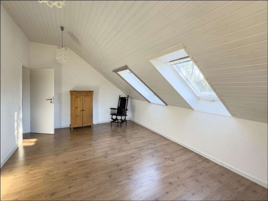 Zimmer Dachgeschoss Einfamilienhaus Gifhorn / Winkel