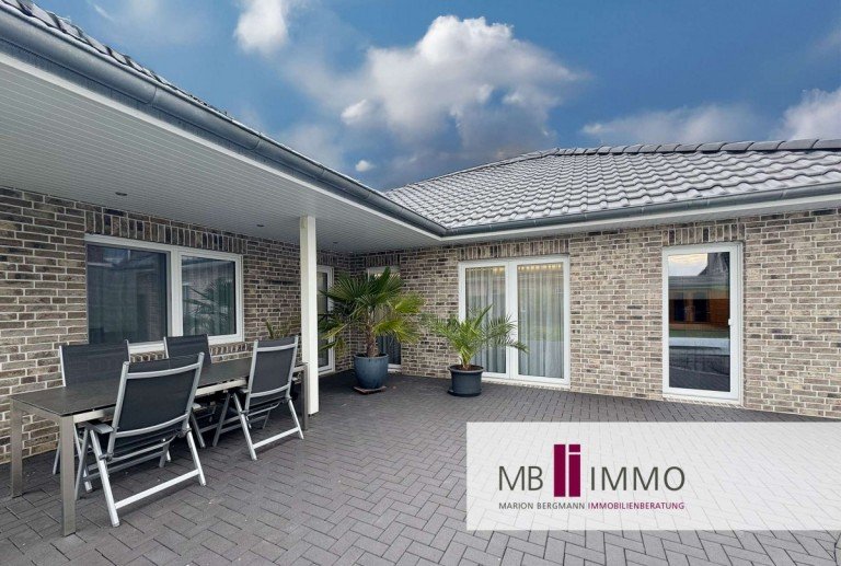 Blick zur Terrasse R�hen Bungalow Moderner Bungalow in ruhiger Randlage freut sich auf Sie!