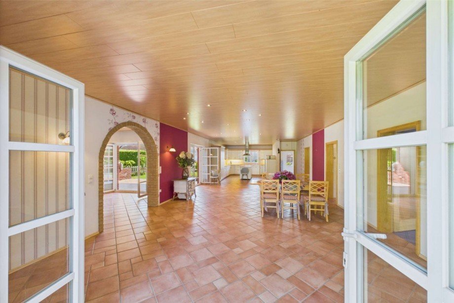 Blick ins Wohnzimmer von der hinteren Terrasse Einfamilienhaus Wolfsburg