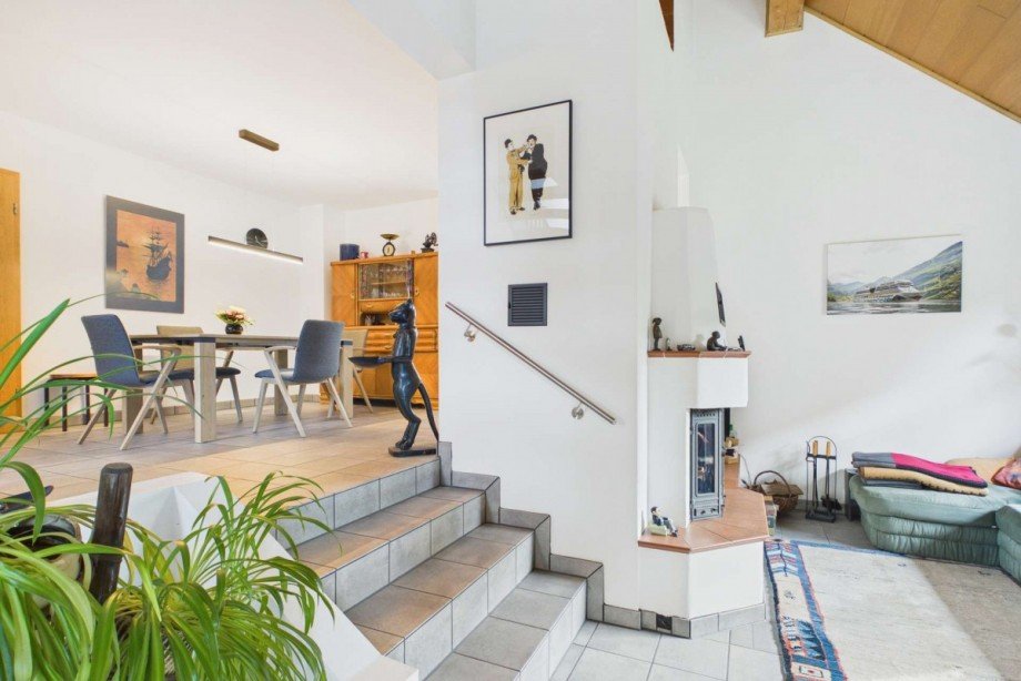 Treppe vom Kaminzimmer ins Esszimmer Einfamilienhaus Wolfsburg-Hattorf