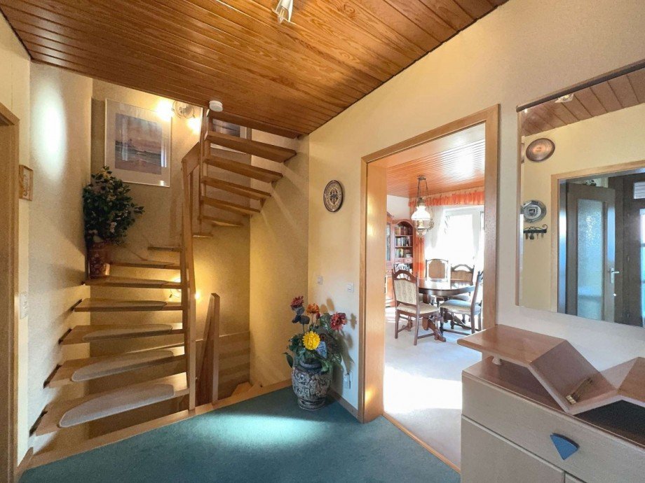 Treppe ins Dachgeschoss Reihenmittelhaus Wolfsburg