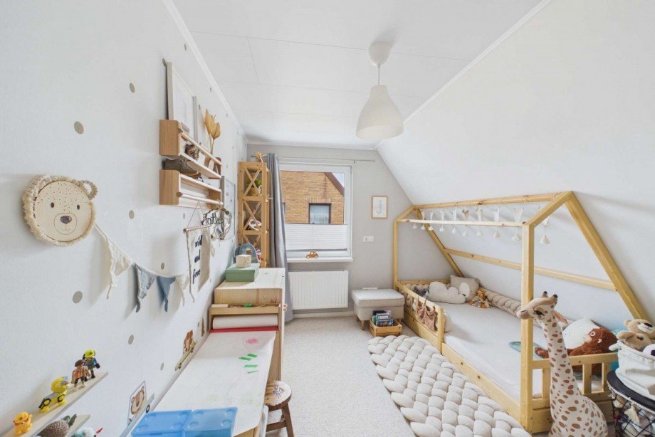 Kinderzimmer 1 im Obergeschoss Doppelhaush�lfte Wolfsburg