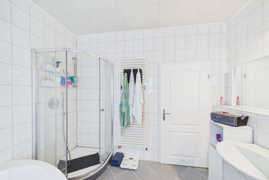 Obergeschoss - Duschbad Zweifamilienhaus Wolfsburg