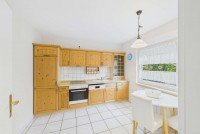 Bild (a23f123d0a9cdb41ac6fa7471d7a9bd1): Kofferpacken und einziehen - dieses gepflegte Reihenh�uschen kann bald Ihnen geh�ren.