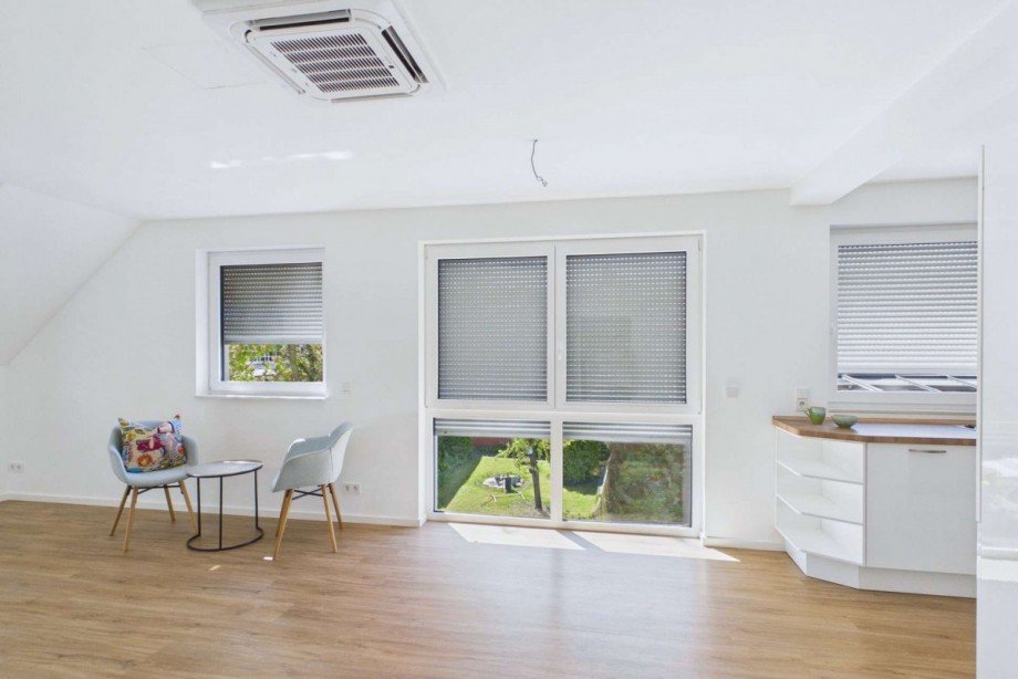 Jalousien im Wohnzimmer Maisonettewohnung Wolfsburg