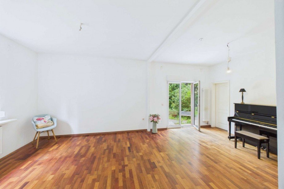 Wohnzimmer im Erdgeschoss Zweifamilienhaus Eichwalde