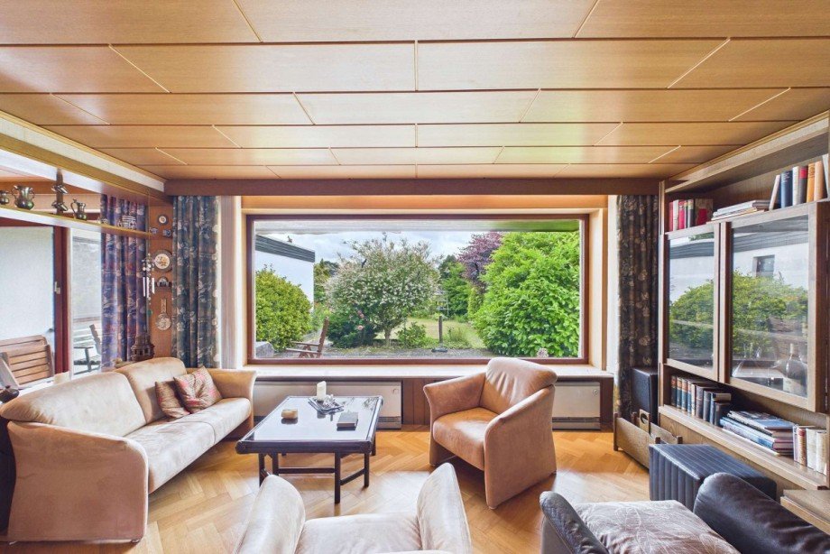 Panoramafenster im Wohnzimmer Haus Wolfsburg