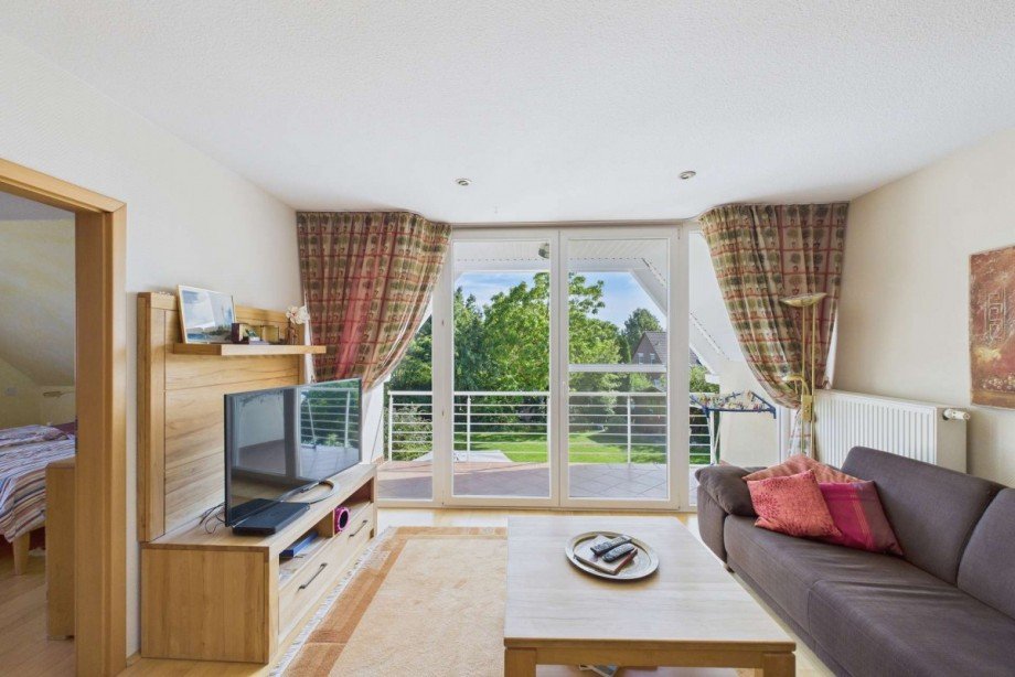 Obergeschoss-gro�er Wohnbereich mit Blick zum �berdachten Balkon Einfamilienhaus Wolfsburg